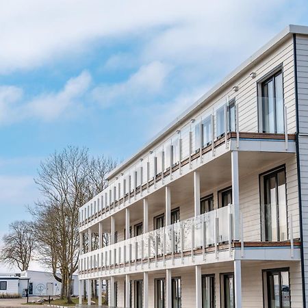 Отель Marina Martinshafen - Lotsenhaus Neuhof  Экстерьер фото